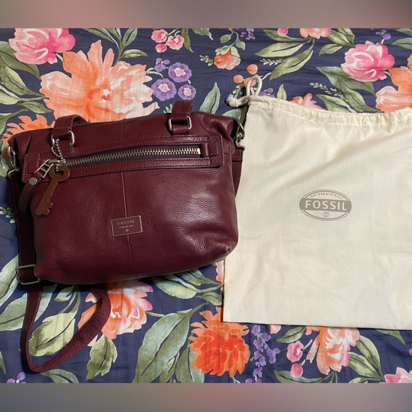 EUC Maroon Fossil Purse - Picture 1 of 5